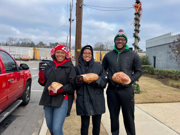 How to get free Thanksgiving meals and supplies across Birmingham this November