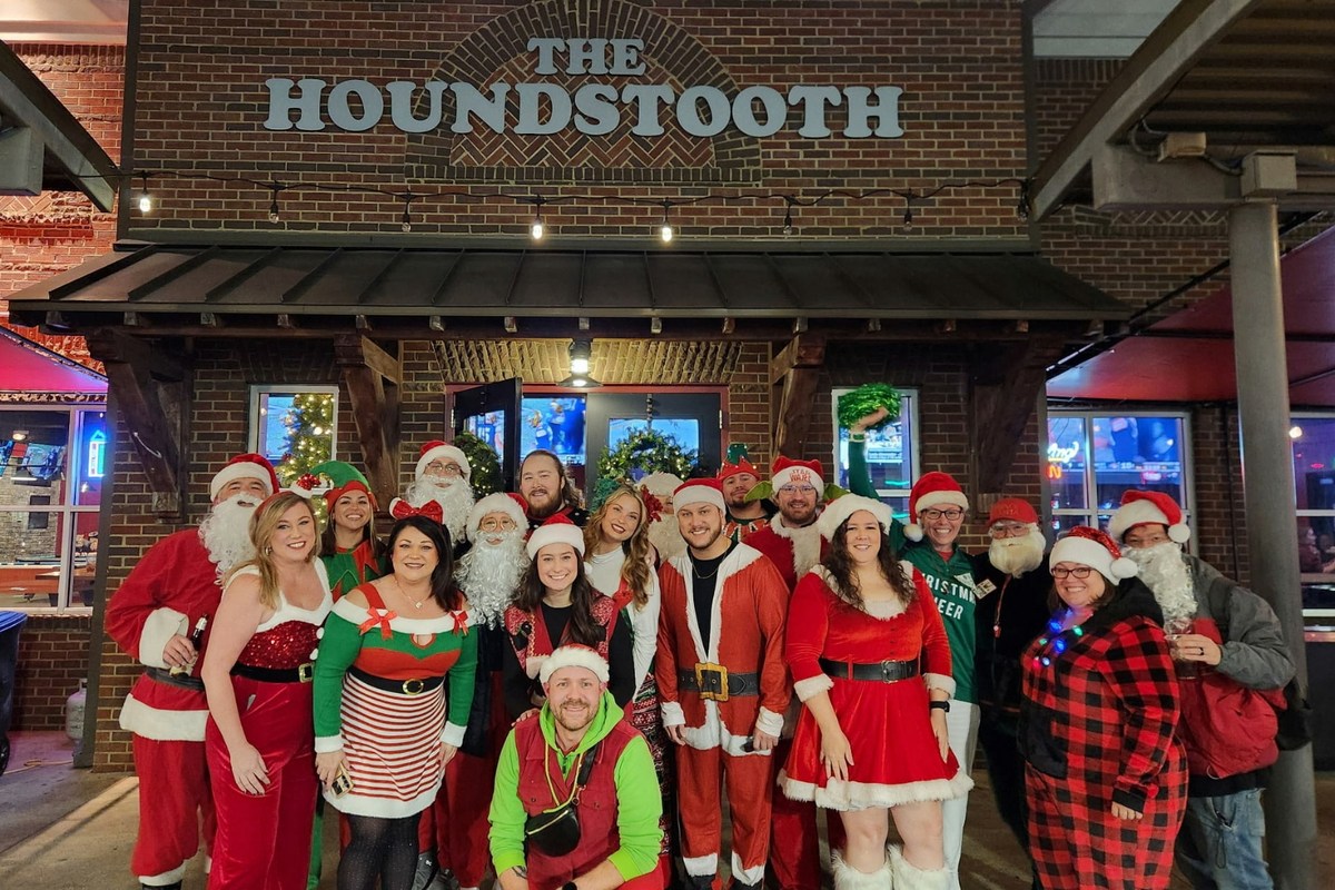 Tuscaloosa SantaCon Bar Crawl to Return, Benefit Turning Point